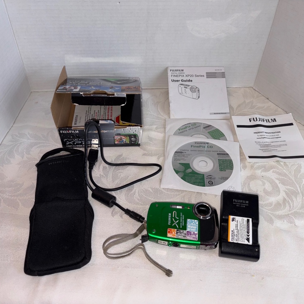 Fujifilm FinePix XP20 Green Y2K Waterproof Digital Camera - Rugged & Compact